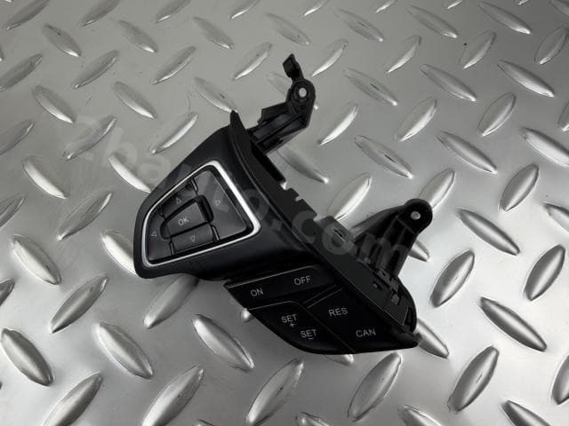 Кнопки керування на кермі ліві Ford Escape MK3 17-19 під адаптивний круїз