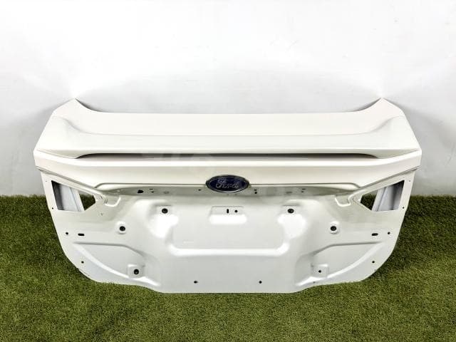 Кришка багажника Ford Fusion mk5 13-20 білий UG з спойлером