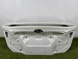 Кришка багажника Ford Fusion mk5 13-20 білий UG з спойлером - превью 4