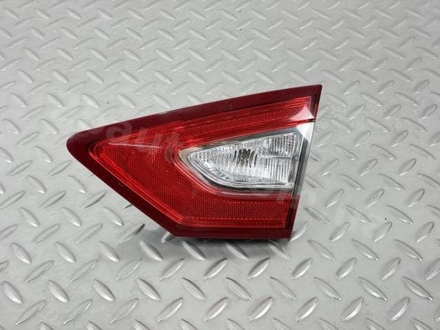 Ліхтар внутрішній кришка багажника правий Ford Fusion mk5 13-16