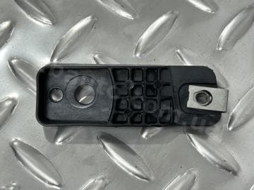 Кріплення переднього бампера верхнє ліве Ford Fusion mk5 17-20 на опорі радіатора