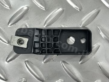 Кріплення переднього бампера верхнє праве Ford Fusion mk5 17-20 на опорі радіатора