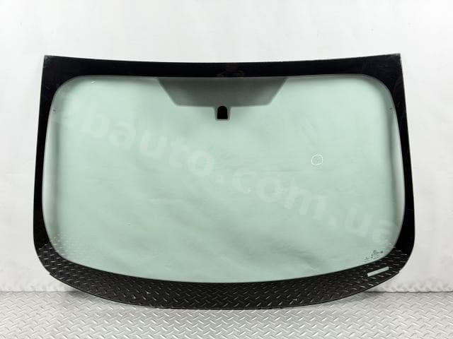 Лобове скло Ford Fusion mk5 13-20 повітря по кромці, скол