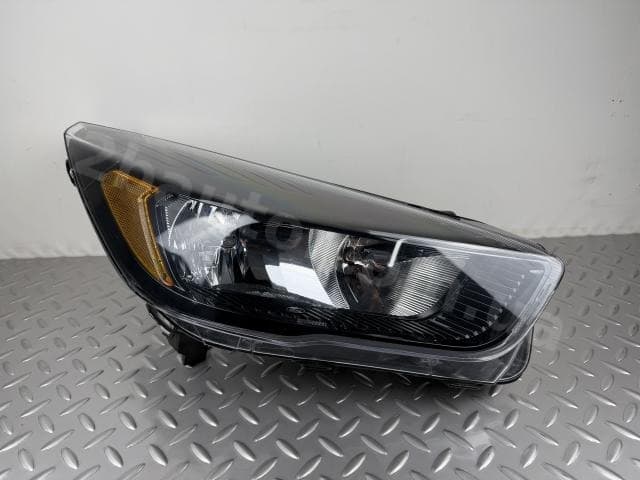 Фара передня права Ford Escape MK3 17-19 рест, галоген, темна