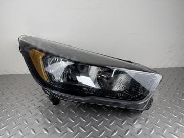 Фара передня права Ford Escape MK3 17-19 рест, галоген, темна