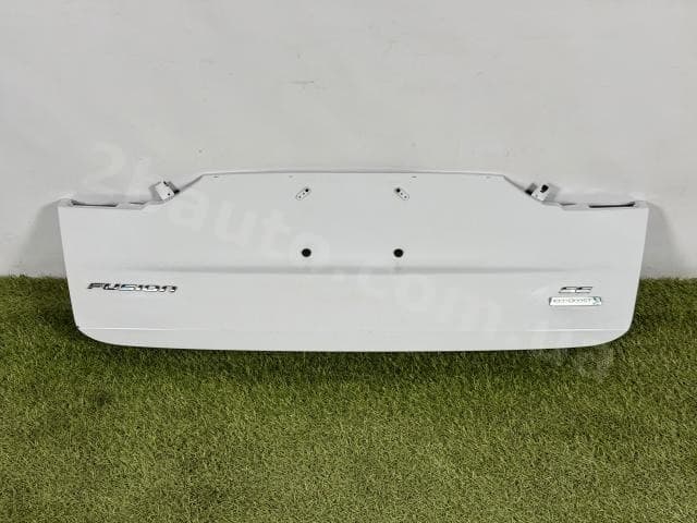 Накладка кришки багажника Ford Fusion mk5 19-20 під номер білий YZ - фото 1