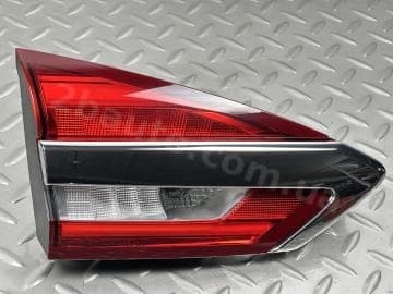 Ліхтар внутрішній кришка багажника лівий Ford Fusion mk5 19-20 галоген з хромом