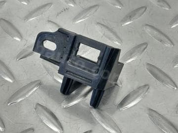 Кронштейн відбійника капота лівий Ford Fusion mk5 17-20