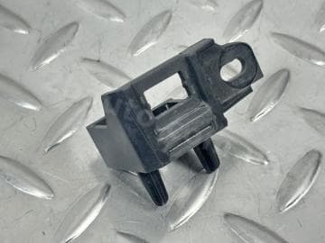 Кронштейн відбійника капота правий Ford Fusion mk5 17-20