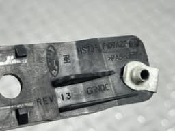 Кріплення переднього бампера верхнє праве Ford Fusion mk5 17-20 на опорі радіатора - превью 4