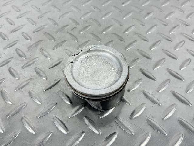 Поршень Ford Escape MK3 13-19 2.5 - фото 1