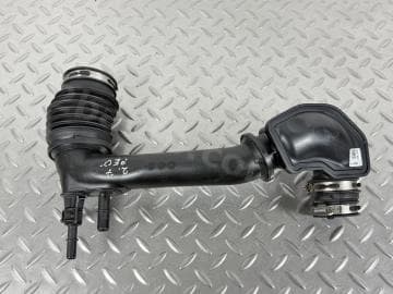Повітропровід від корпусу повітряного фільтра Ford Fusion mk5 17-20 2.7Т