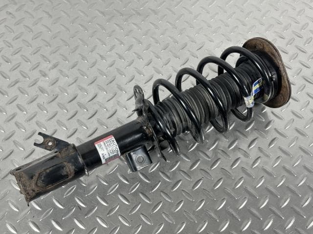 Стійка амортизатора в зборі передня права Ford Fusion mk5 13-20