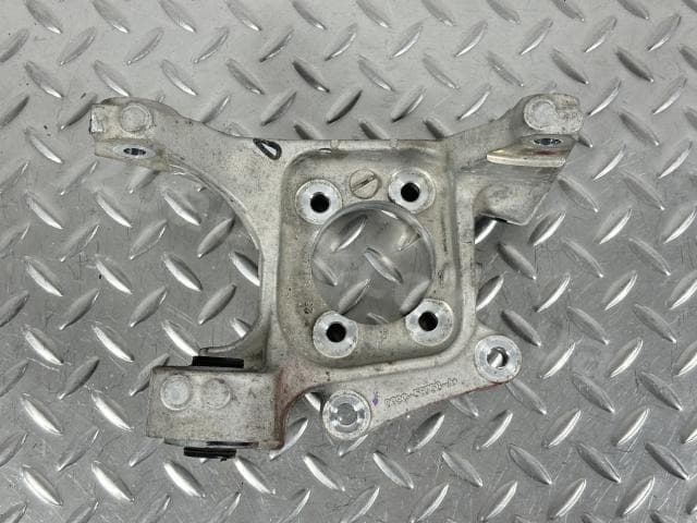 Цапфа задня права Ford Fusion mk5 13-20