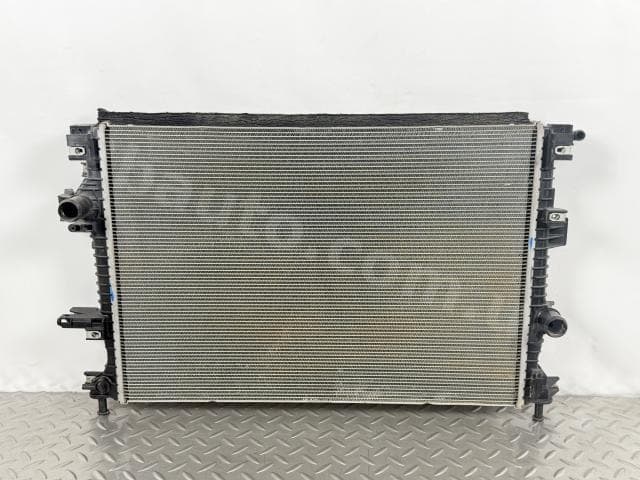 Радіатор водяного охолодження Ford Fusion mk5 17-20 2.0T - фото 1