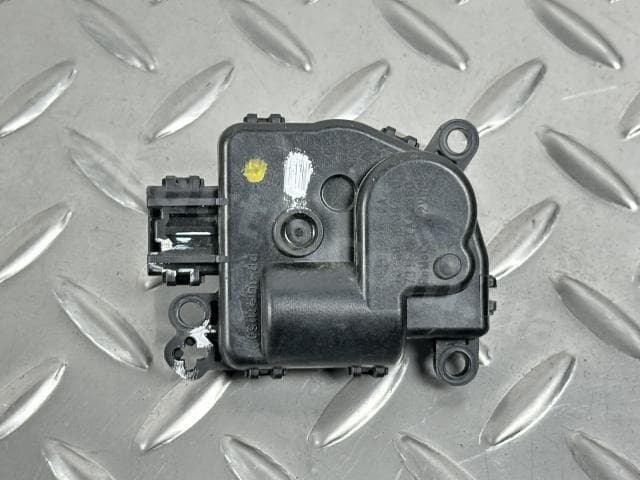 Актуатор моторчик привід заслінка пічки Ford Fusion mk5 13-20 - фото 1