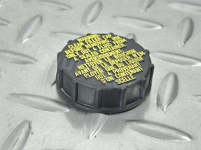 Кришка бачка головного тормозного циліндра Ford Fusion mk5 13-20