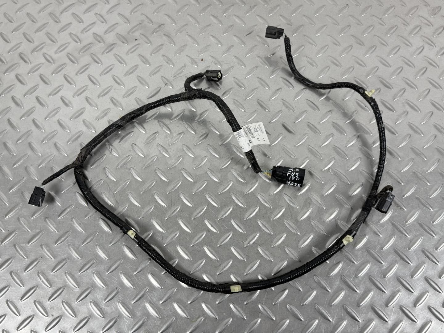 Проводка заднього бампера Ford Fusion mk5 19-20 під 4 парктроніки - фото 1