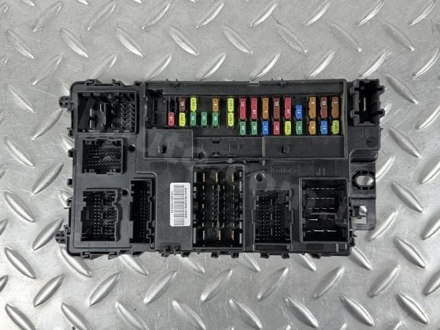Блок запобіжників підторпедний Ford Fusion mk5 13-20 - превью 1