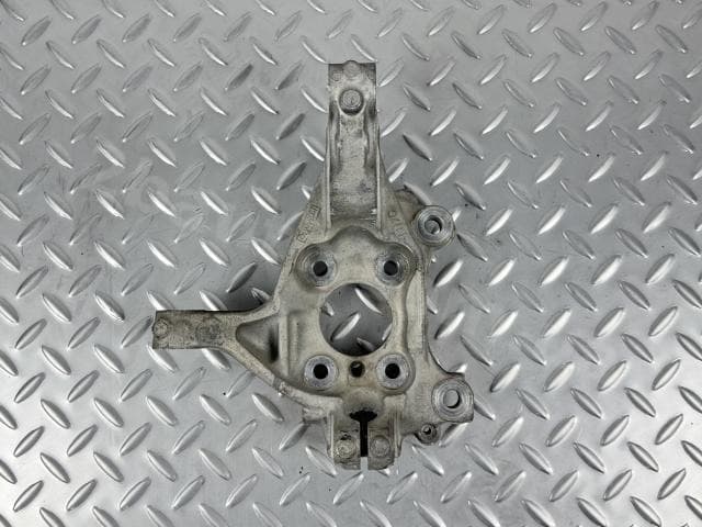 Цапфа передня ліва Ford Fusion mk5 13-20