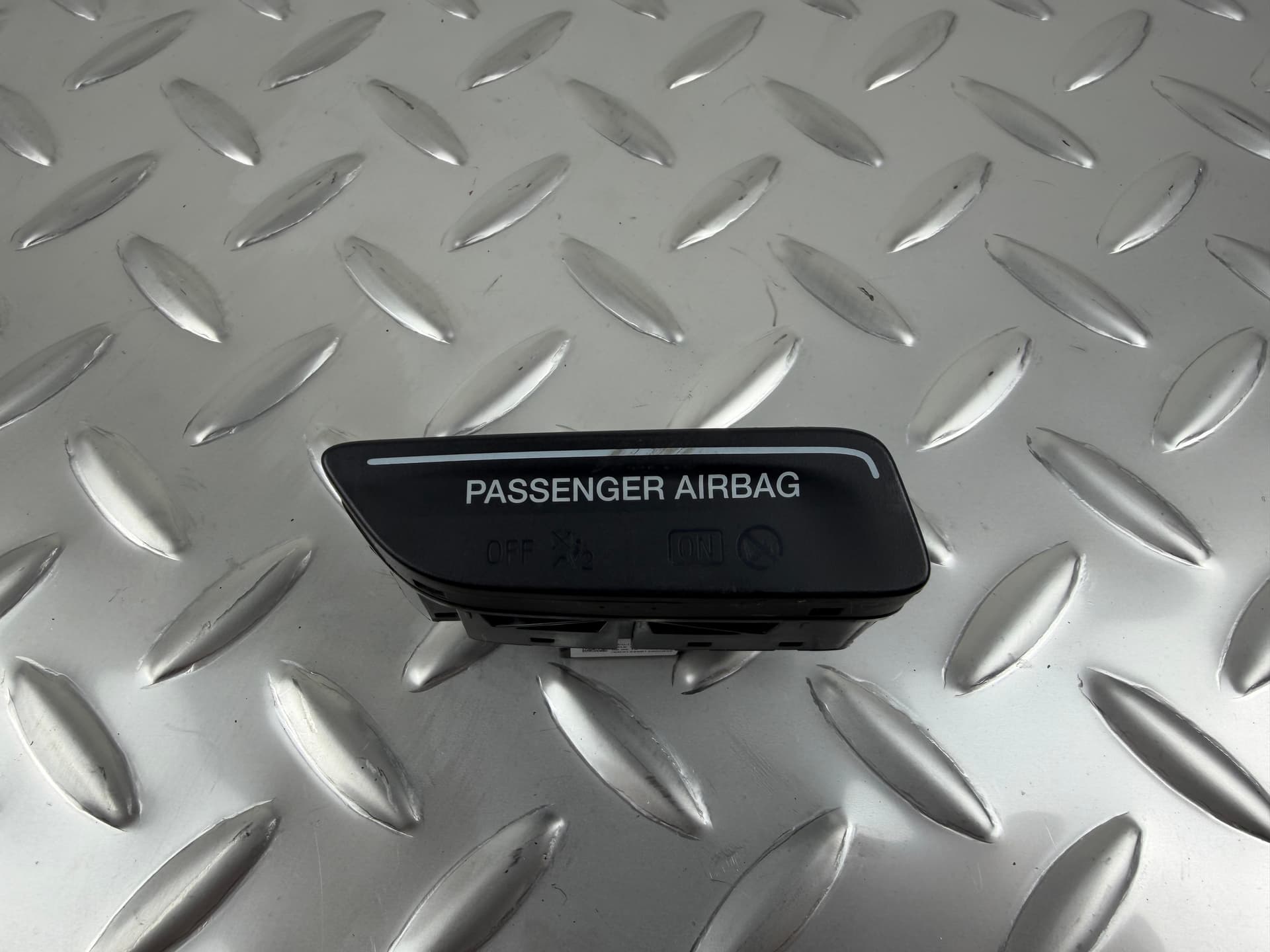 Індикатор подушки безпеки пасажира Ford Escape MK3 17-19 - фото 1
