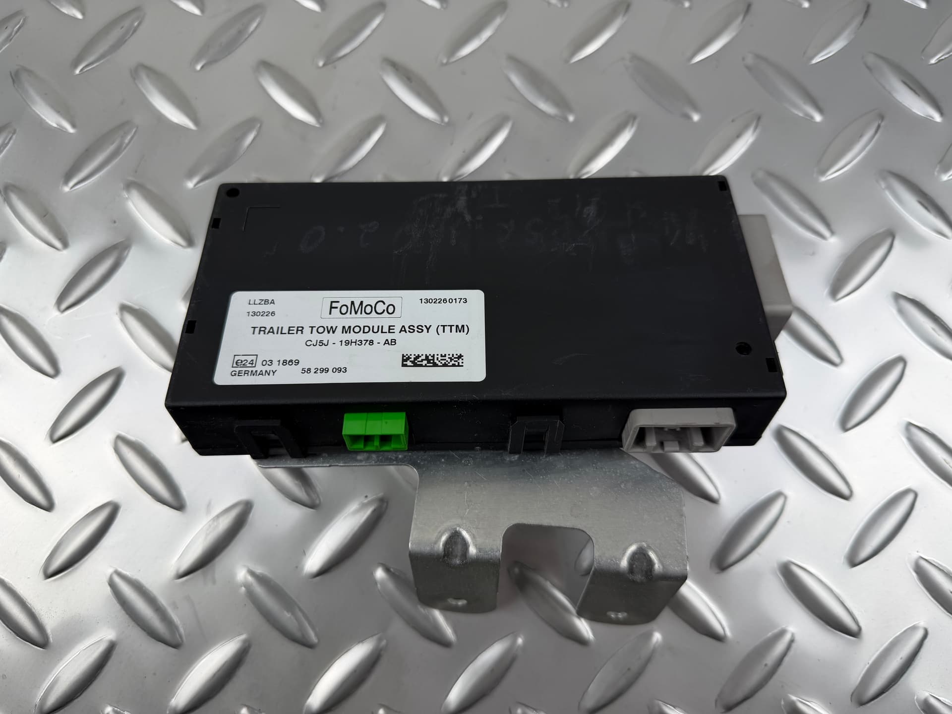 Модуль управління фаркопом TRAILER CONTROL MODULE UNIT Ford Escape MK3 13-16 - фото 1