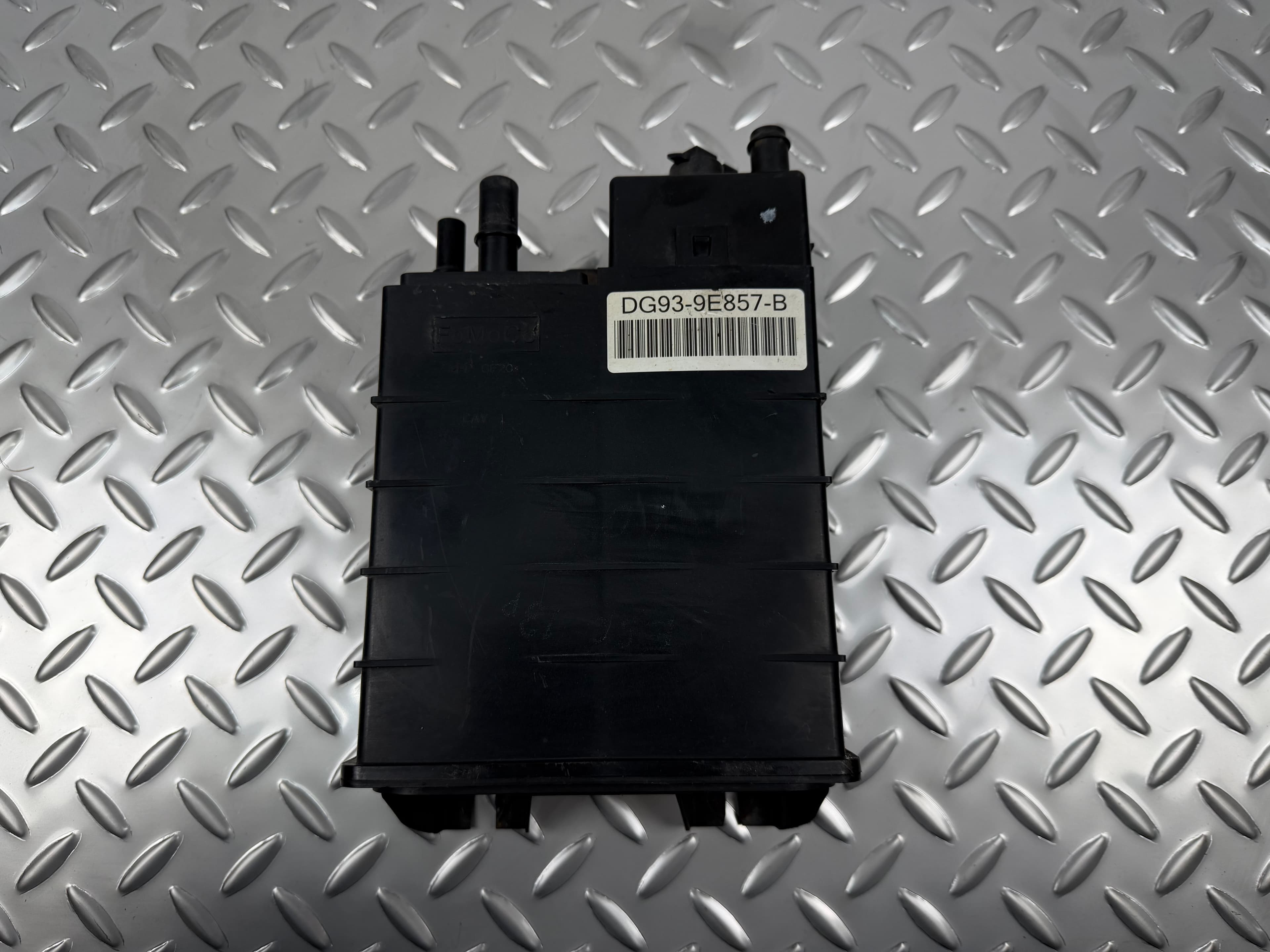 Каністра з вугіллям абсорбер Ford Escape MK3 13-16