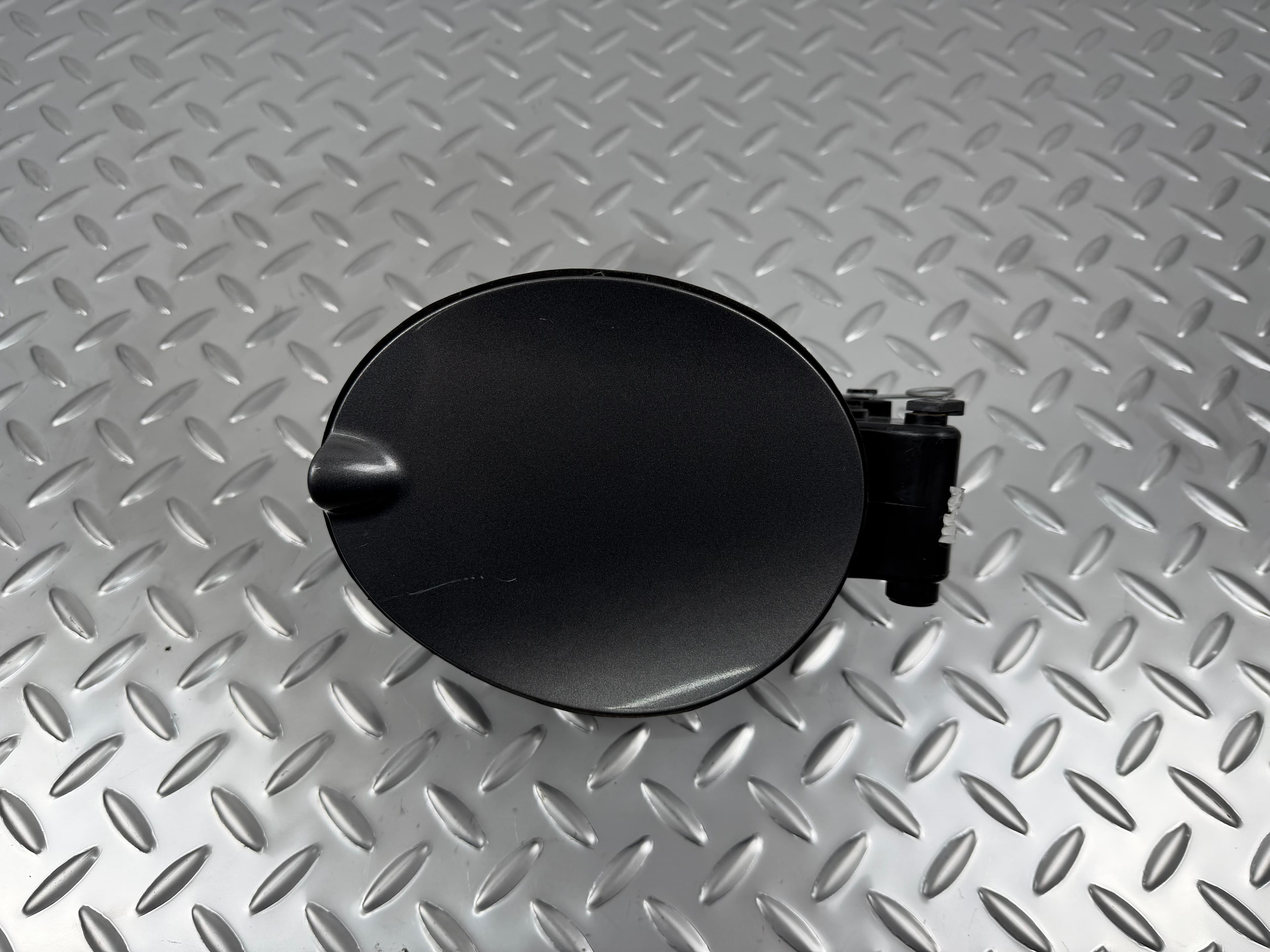 Лючок бензобака з корпусом Ford Escape MK3 13-19 графит UJ