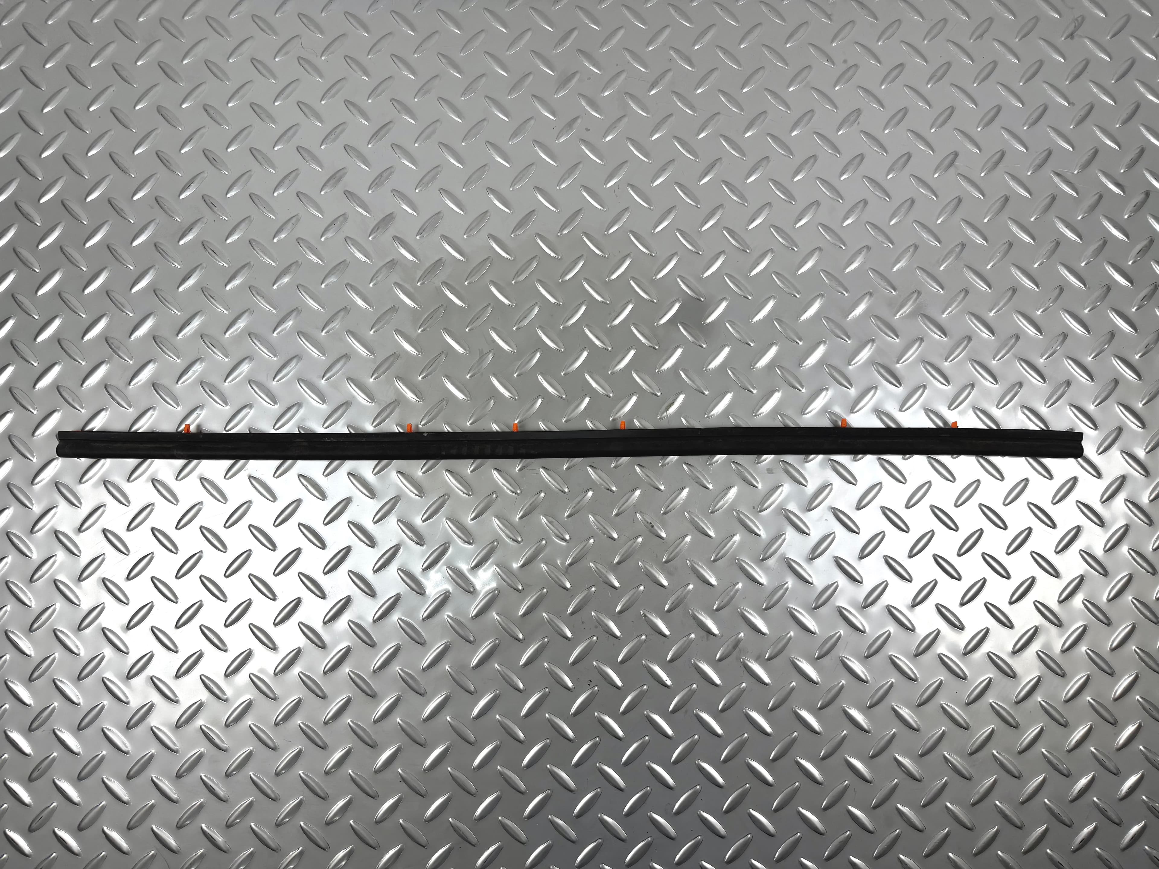 Ущільнювач капота Ford Escape MK3 13-16