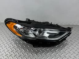 Фара передняя правая Ford Fusion mk5 17-20 галоген, без DRL - превью 1