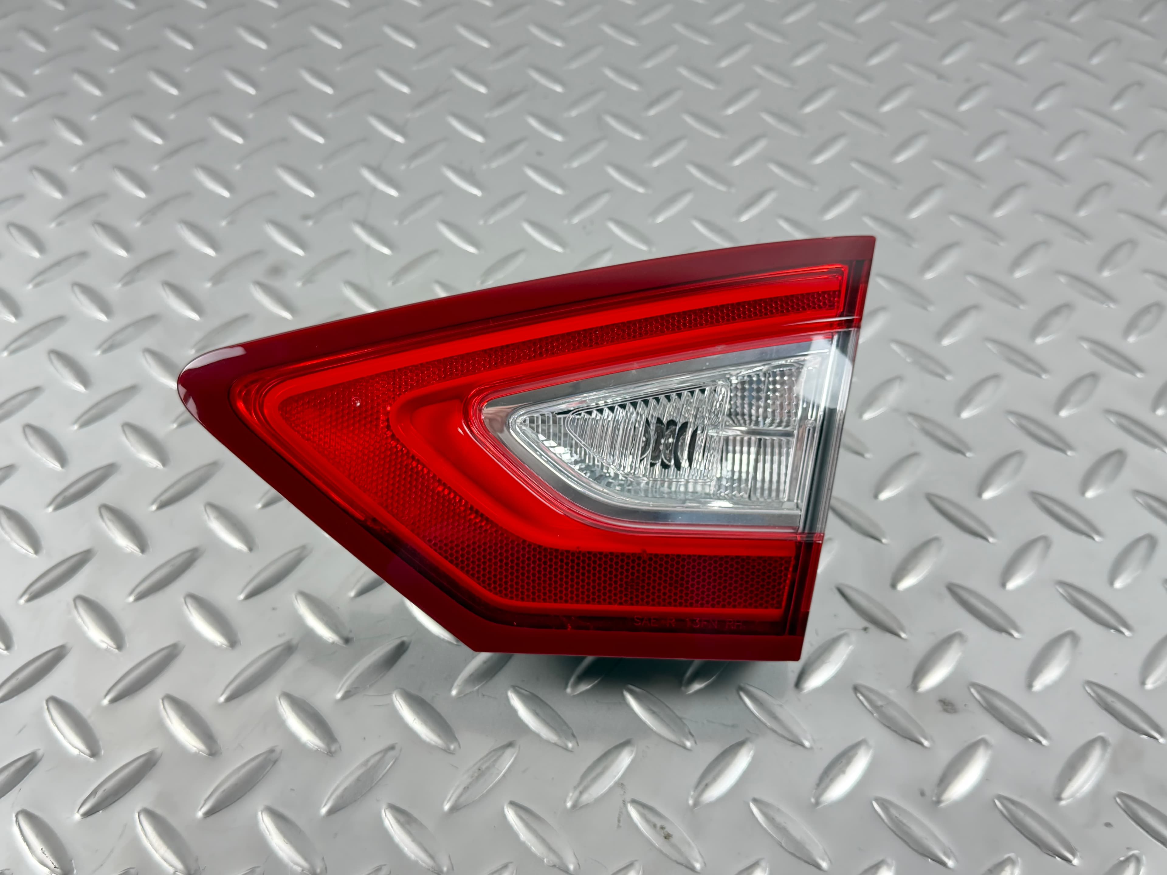 Ліхтар внутрішній кришка багажника правий Ford Fusion mk5 13-16 LED, Titanium