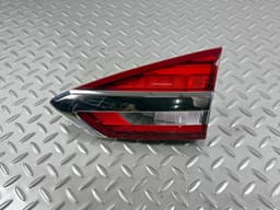 Фонарь внутренний крышка багажника правый Ford Fusion mk5 19-20 галоген+LED с хромом  - превью 1