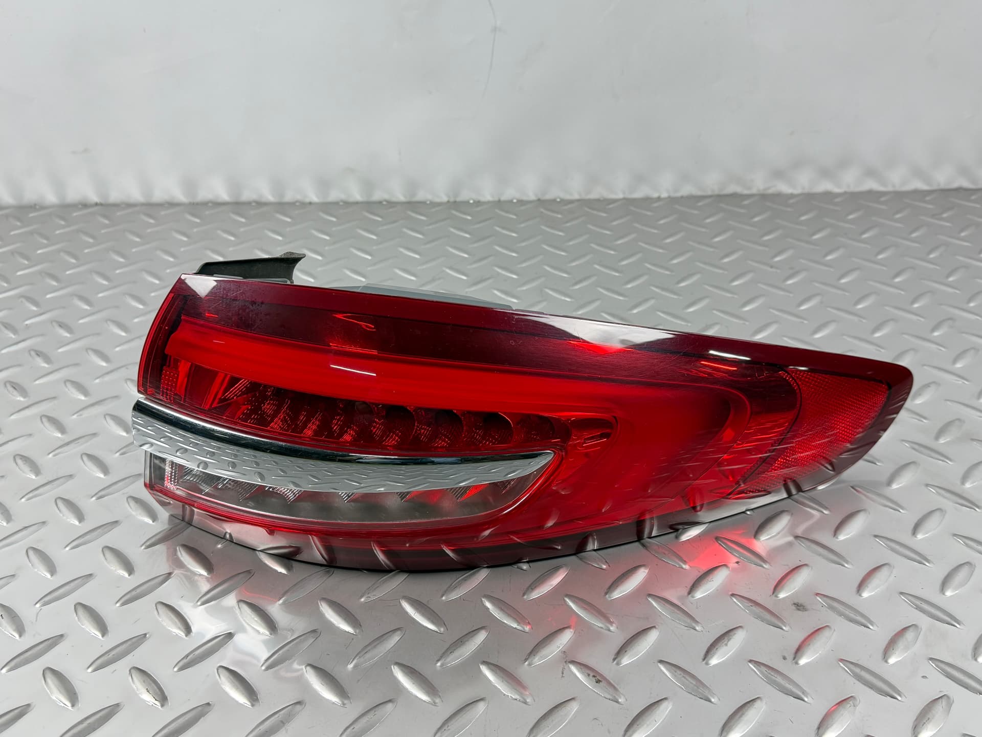 Фонарь внешний крыло правый Ford Fusion mk5 17-20 - фото 1