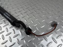 Амортизатор двері багажника лівий Ford Escape MK3 13-19 електро - превью 4