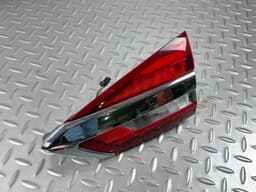 Фонарь внутренний крышка багажника правый Ford Fusion mk5 19-20 галоген+LED с хромом  - превью 3