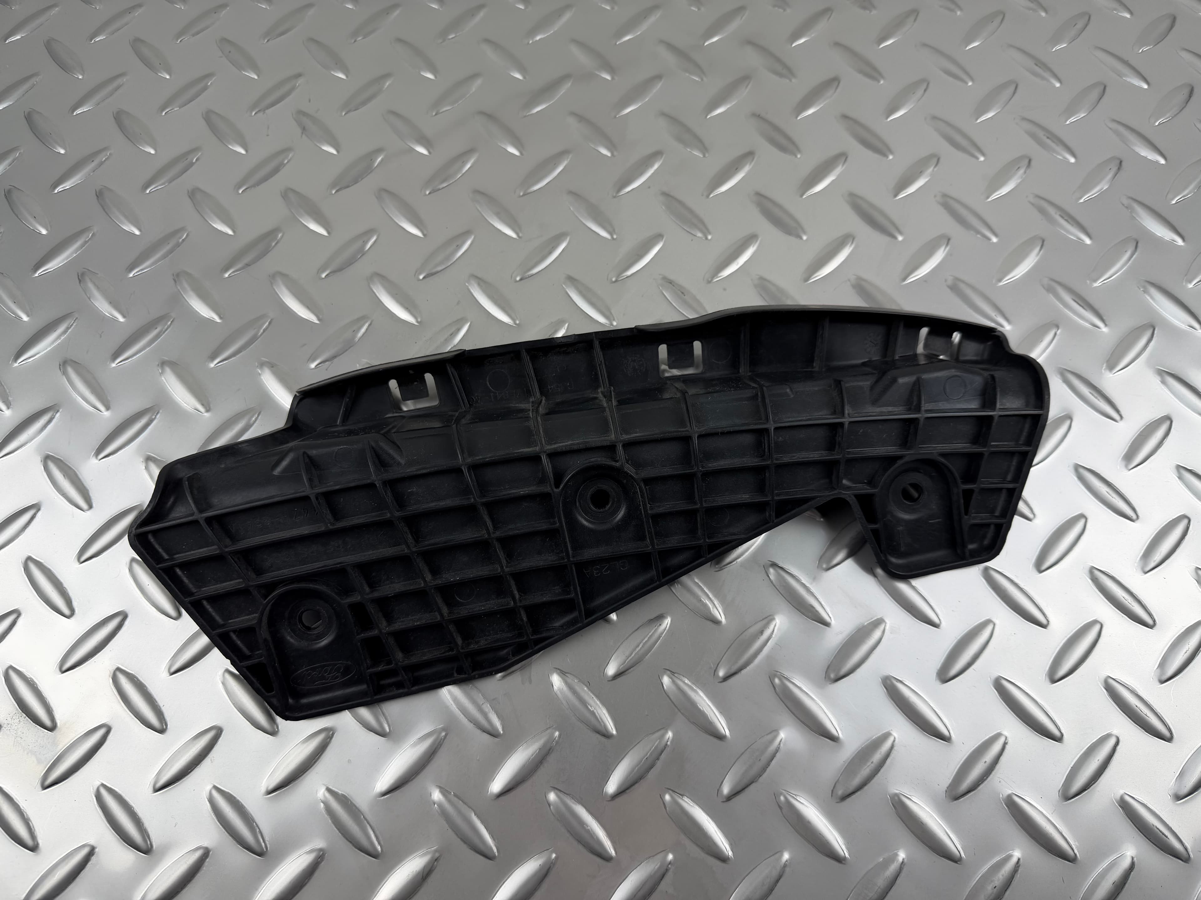 Кріплення переднього бампера під фарою ліве Ford Escape MK3 17-19