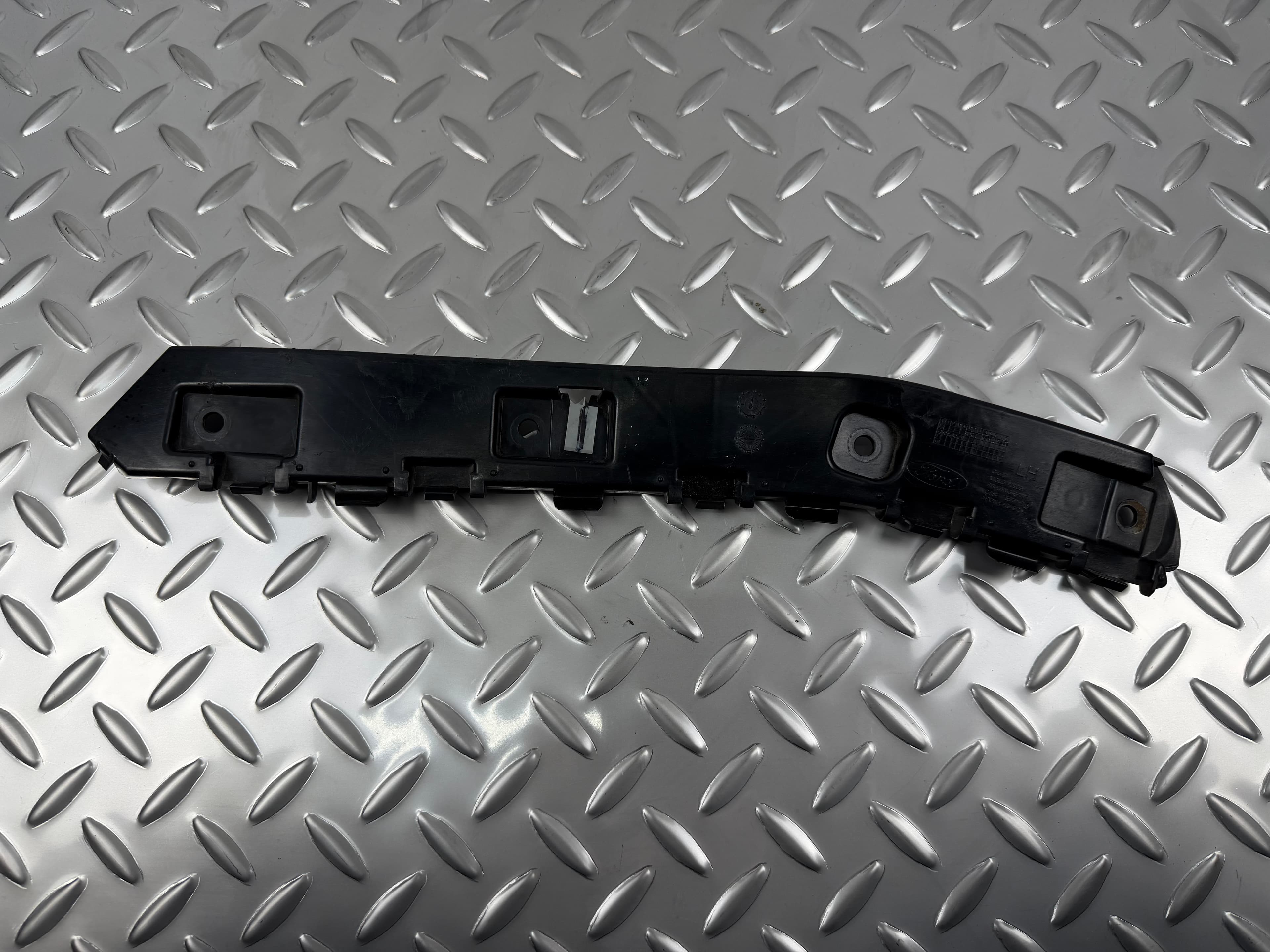 Кріплення заднього бампера ліве Ford Escape MK3 13-16